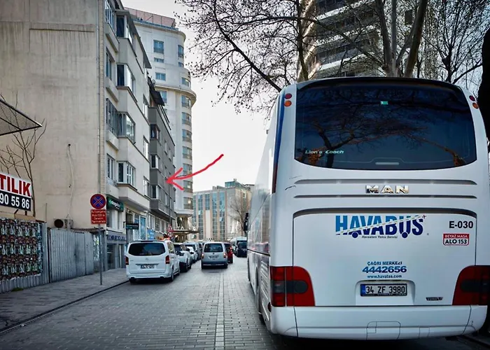 Cozy Next To Taksim Square Appartamento